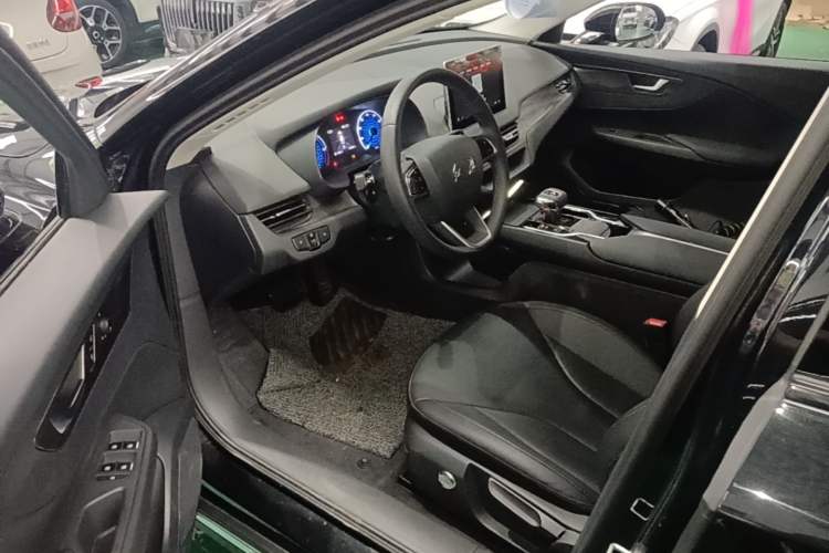 Used Hongqi E-QM5 2022 431 km Charge & Enjoy Edition Driver Seat