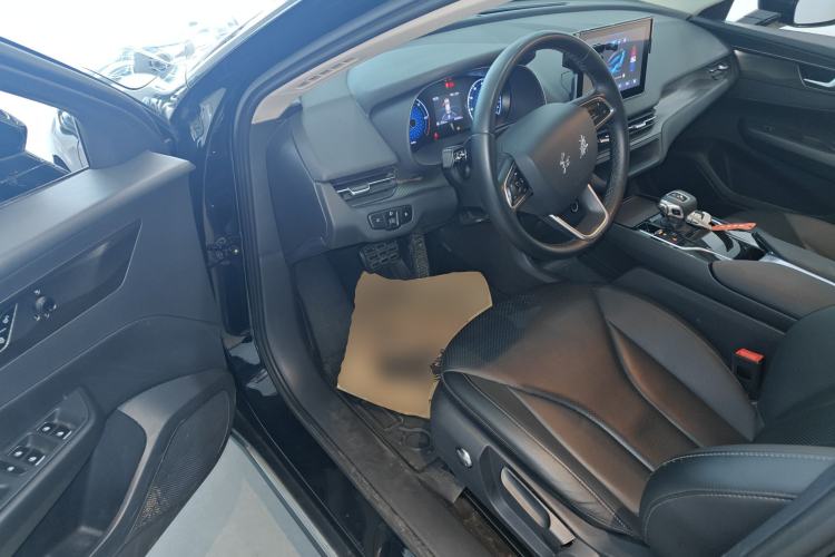 Used Hongqi E-QM5 2022 431 km Charge & Enjoy Edition Driver Seat