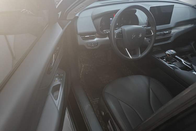 Used Hongqi E-QM5 2022 431 km Charge & Enjoy Edition Driver Seat