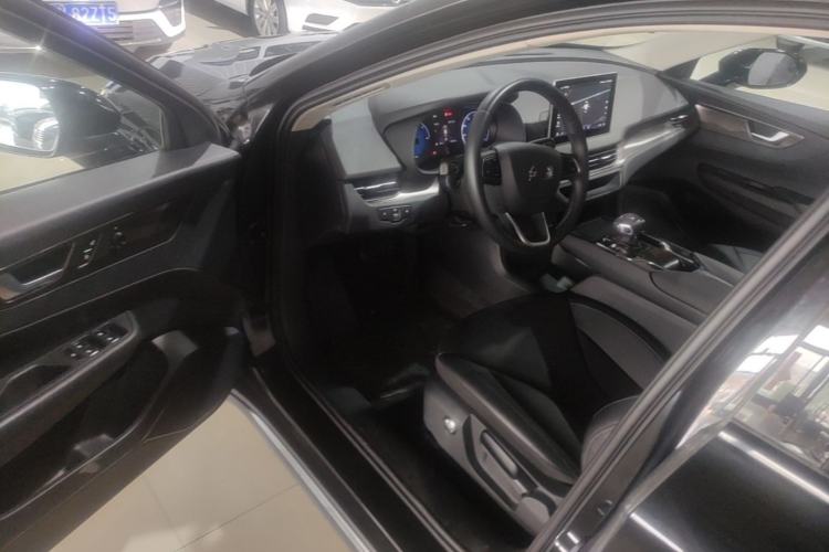Used Hongqi E-QM5 2022 431 km Charge & Enjoy Edition Driver Seat