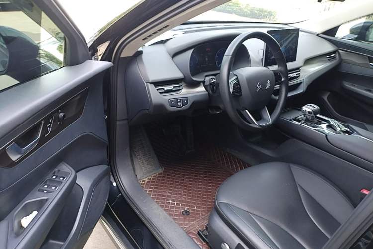 Used Hongqi E-QM5 2022 431 km Charge & Enjoy Edition Driver Seat