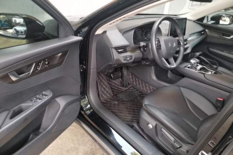 Used Hongqi E-QM5 2022 431 km Charge & Enjoy Edition Driver Seat