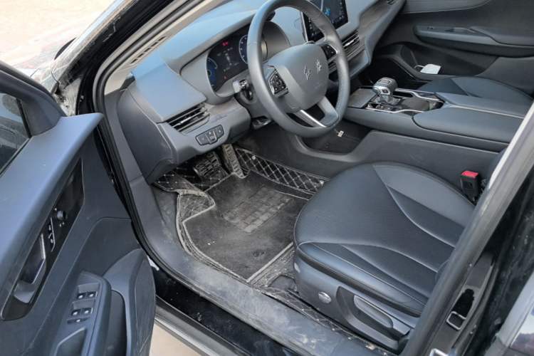 Used Hongqi E-QM5 2022 431 km Charge & Enjoy Edition Driver Seat