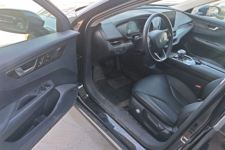 Used Hongqi E-QM5 2022 431 km Charge & Enjoy Edition Driver Seat