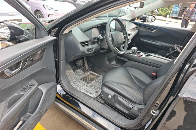 Used Hongqi E-QM5 2022 431 km Charge & Enjoy Edition Driver Seat