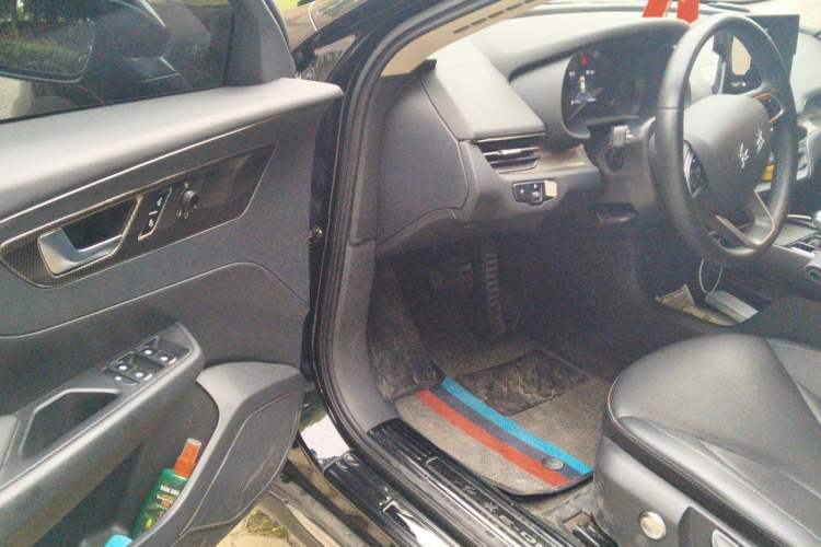 Used Hongqi E-QM5 2022 431 km Charge & Enjoy Edition Driver Seat