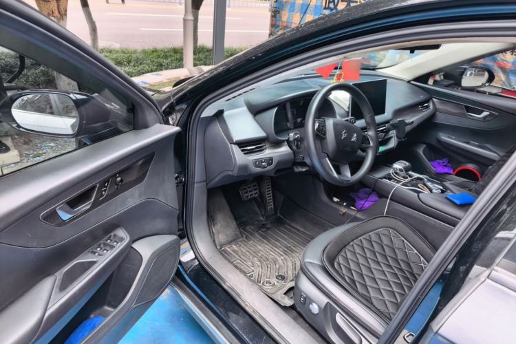 Used Hongqi E-QM5 2022 431 km Charge & Enjoy Edition Driver Seat