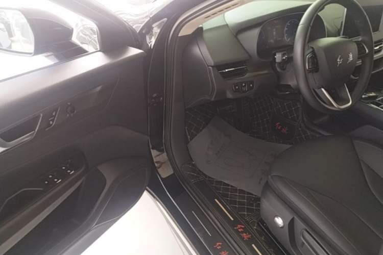 Used Hongqi E-QM5 2022 431 km Charge & Enjoy Edition Driver Seat