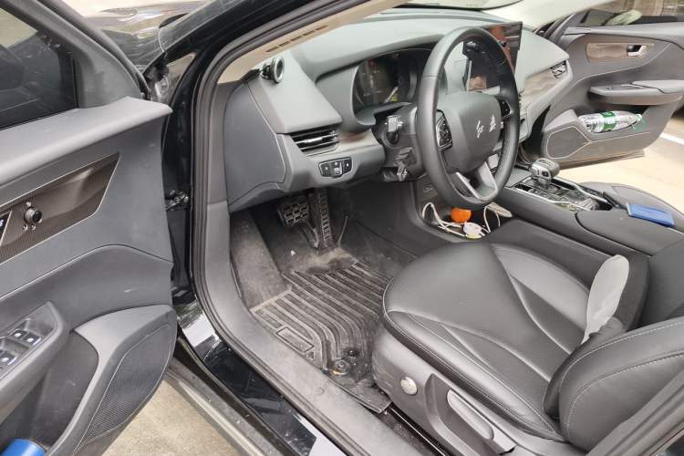 Used Hongqi E-QM5 2022 431 km Charge & Enjoy Edition Driver Seat