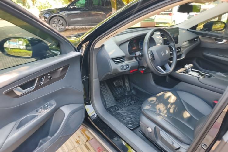 Used Hongqi E-QM5 2022 431 km Charge & Enjoy Edition Driver Seat