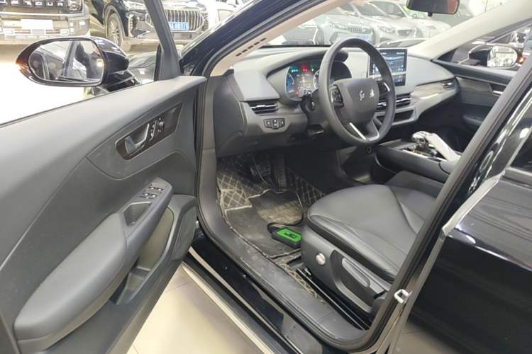 Used Hongqi E-QM5 2022 431 km Charge & Enjoy Edition Driver Seat