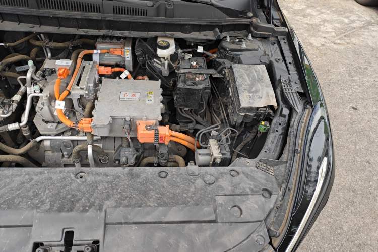 Used Hongqi E-QM5 2022 431 km Charge & Enjoy Edition Engine Bay Left