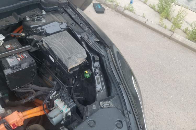 Used Hongqi E-QM5 2022 431 km Charge & Enjoy Edition Engine Bay Left