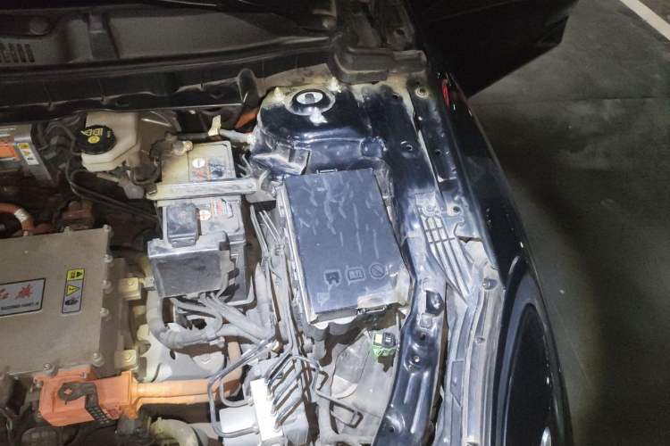Used Hongqi E-QM5 2022 431 km Charge & Enjoy Edition Engine Bay Left