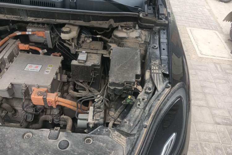 Used Hongqi E-QM5 2022 431 km Charge & Enjoy Edition Engine Bay Left