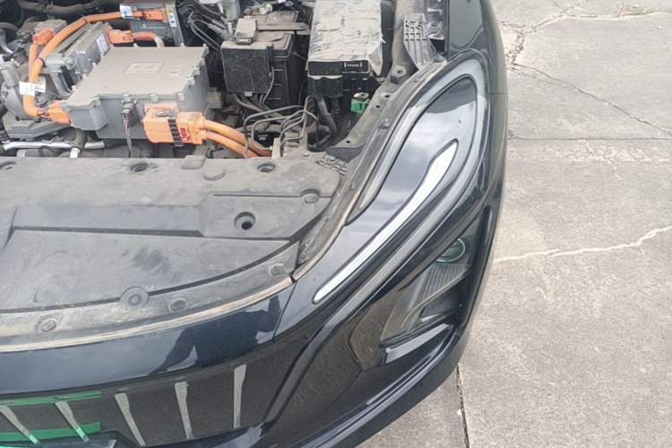Used Hongqi E-QM5 2022 431 km Charge & Enjoy Edition Engine Bay Left