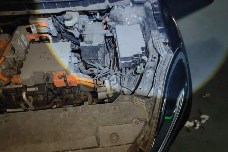 Used Hongqi E-QM5 2022 431 km Charge & Enjoy Edition Engine Bay Left