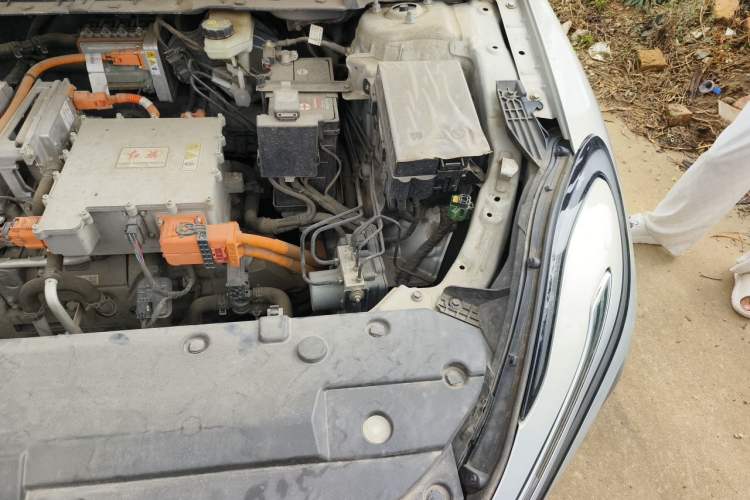 Used Hongqi E-QM5 2022 431 km Charge & Enjoy Edition Engine Bay Left