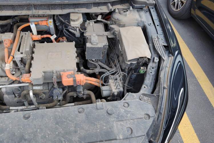 Used Hongqi E-QM5 2022 431 km Charge & Enjoy Edition Engine Bay Left
