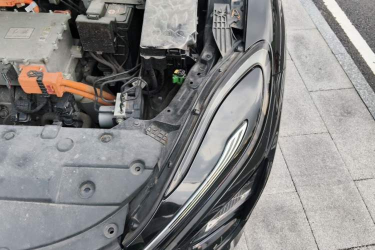 Used Hongqi E-QM5 2022 431 km Charge & Enjoy Edition Engine Bay Left