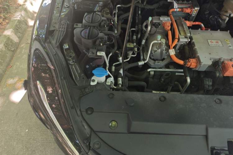 Used Hongqi E-QM5 2022 431 km Charge & Enjoy Edition Engine Bay Right
