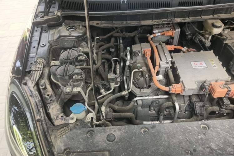 Used Hongqi E-QM5 2022 431 km Charge & Enjoy Edition Engine Bay Right
