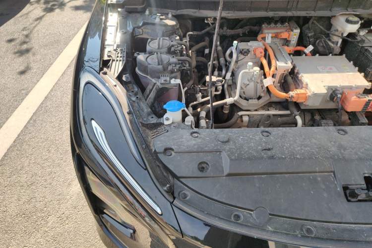 Used Hongqi E-QM5 2022 431 km Charge & Enjoy Edition Engine Bay Right