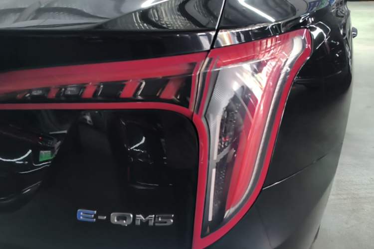 Used Hongqi E-QM5 2022 431 km Charge & Enjoy Edition Exterior 3