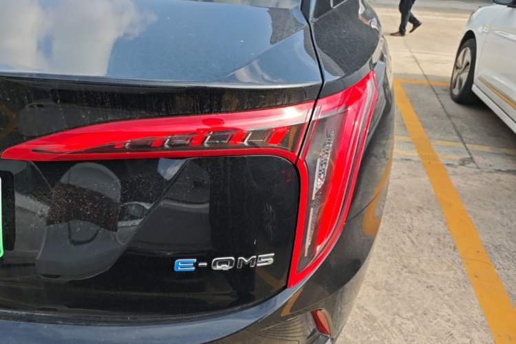 Used Hongqi E-QM5 2022 431 km Charge & Enjoy Edition Exterior 3