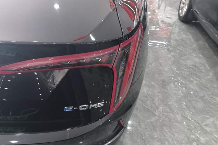 Used Hongqi E-QM5 2022 431 km Charge & Enjoy Edition Exterior 3