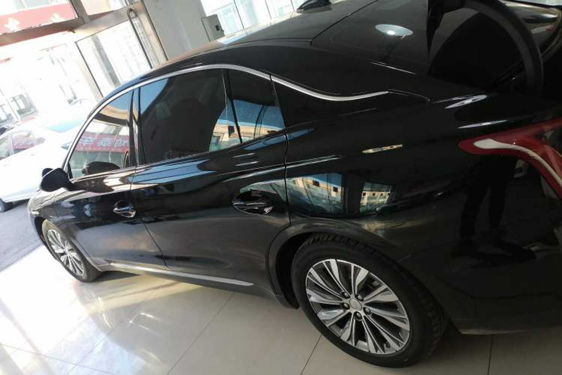 Used Hongqi E-QM5 2022 431 km Charge & Enjoy Edition Exterior 3