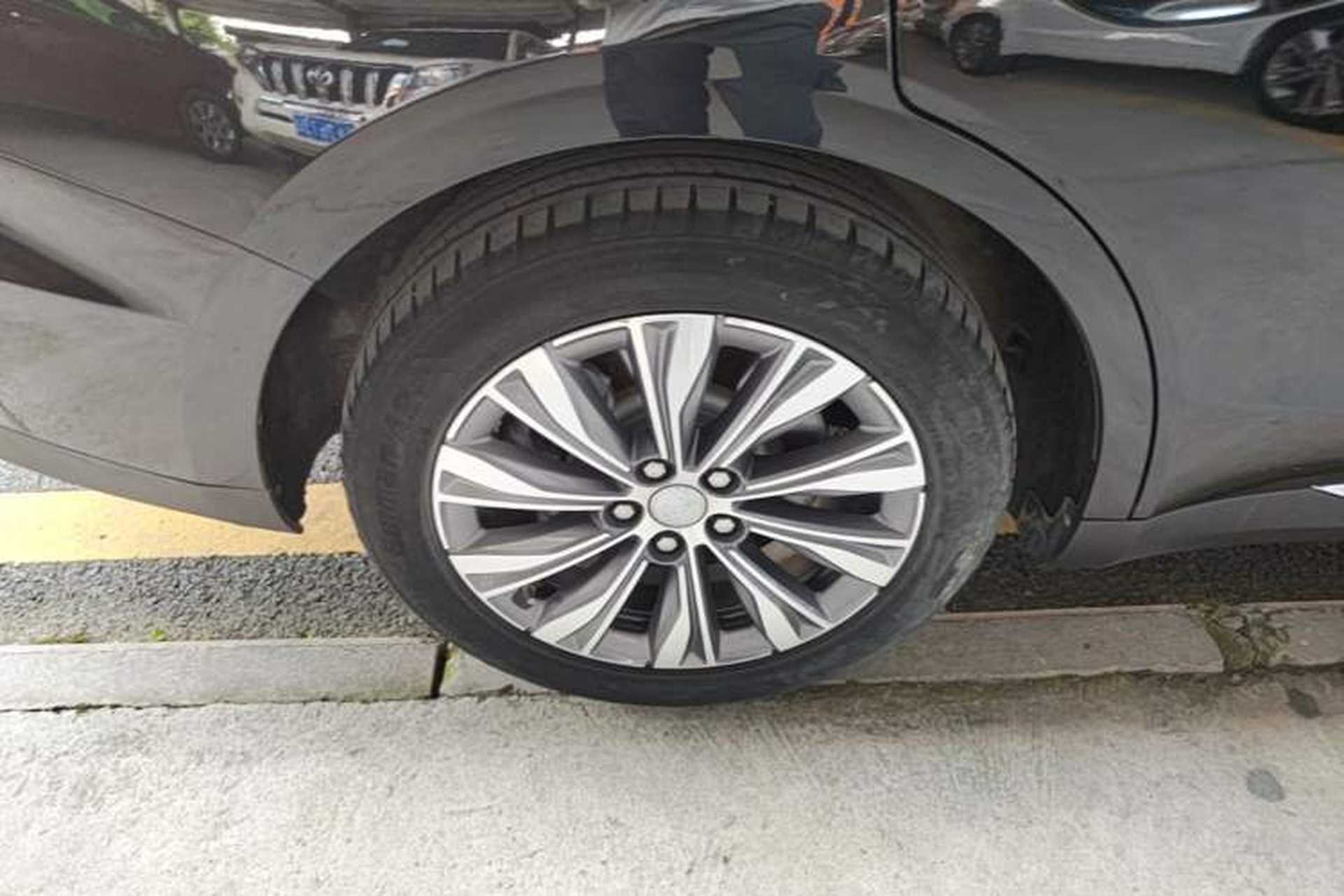 Used Hongqi E-QM5 2022 431 km Charge & Enjoy Edition Exterior 3