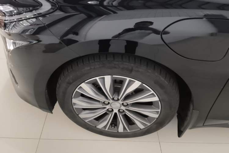 Used Hongqi E-QM5 2022 431 km Charge & Enjoy Edition Exterior 4