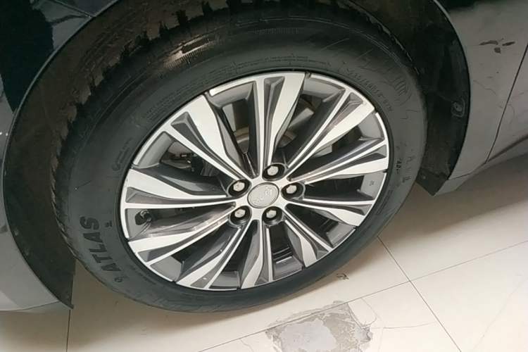 Used Hongqi E-QM5 2022 431 km Charge & Enjoy Edition Exterior 4