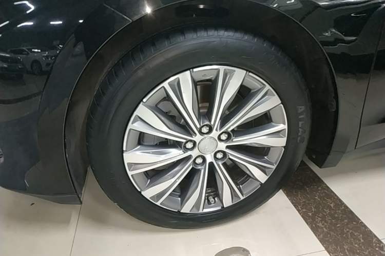 Used Hongqi E-QM5 2022 431 km Charge & Enjoy Edition Exterior 4