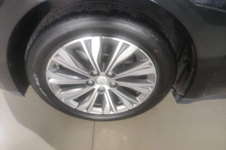 Used Hongqi E-QM5 2022 431 km Charge & Enjoy Edition Exterior 4