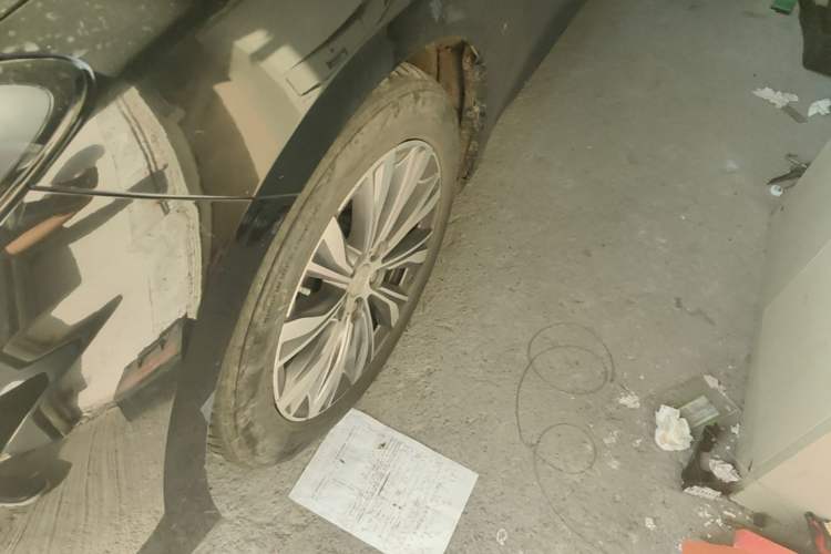 Used Hongqi E-QM5 2022 431 km Charge & Enjoy Edition Exterior 4