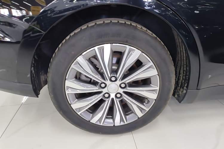 Used Hongqi E-QM5 2022 431 km Charge & Enjoy Edition Exterior 5