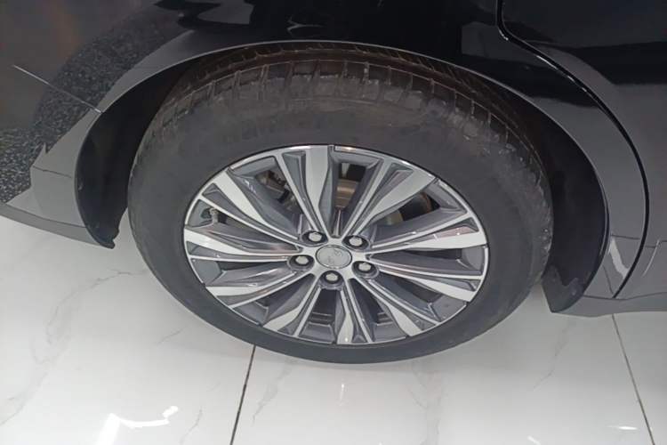 Used Hongqi E-QM5 2022 431 km Charge & Enjoy Edition Exterior 5