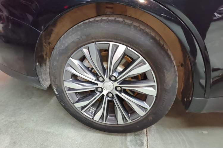 Used Hongqi E-QM5 2022 431 km Charge & Enjoy Edition Exterior 5