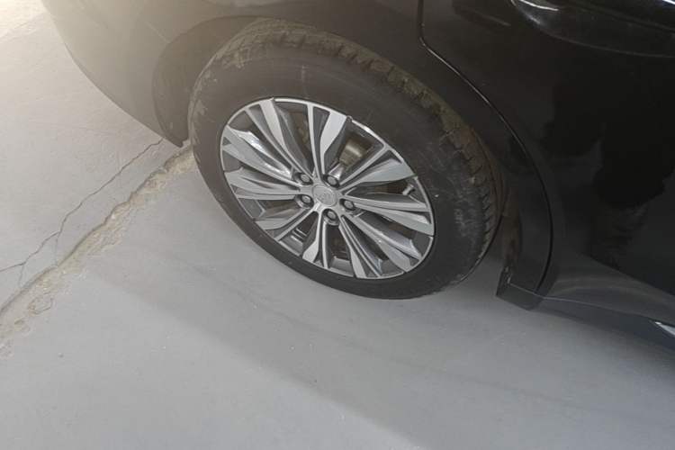 Used Hongqi E-QM5 2022 431 km Charge & Enjoy Edition Exterior 5