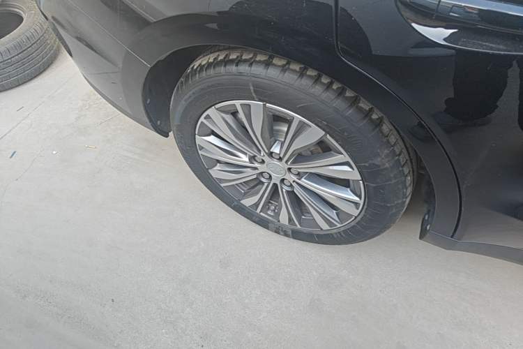 Used Hongqi E-QM5 2022 431 km Charge & Enjoy Edition Exterior 5