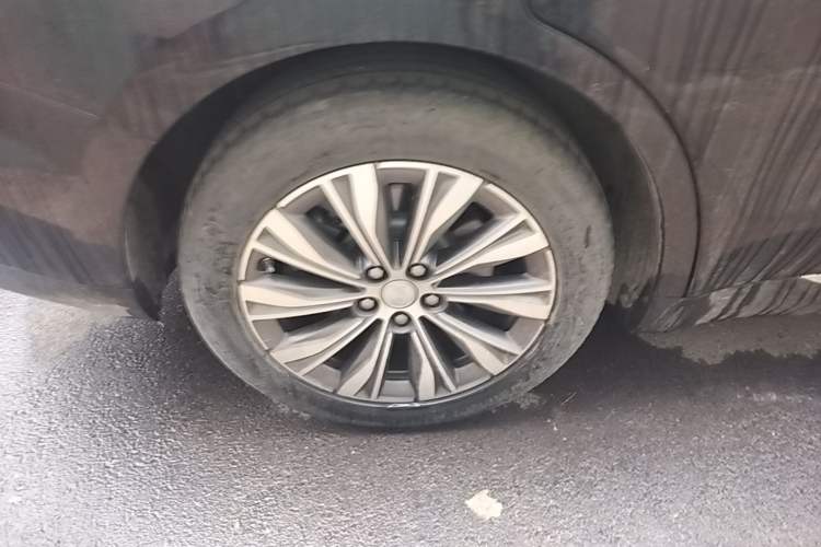 Used Hongqi E-QM5 2022 431 km Charge & Enjoy Edition Exterior 5