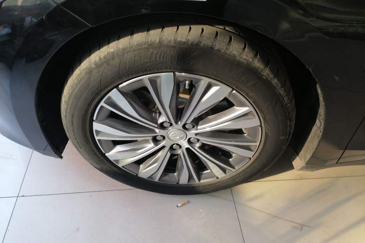 Used Hongqi E-QM5 2022 431 km Charge & Enjoy Edition Exterior 7