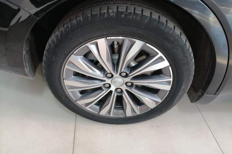 Used Hongqi E-QM5 2022 431 km Charge & Enjoy Edition Exterior 8