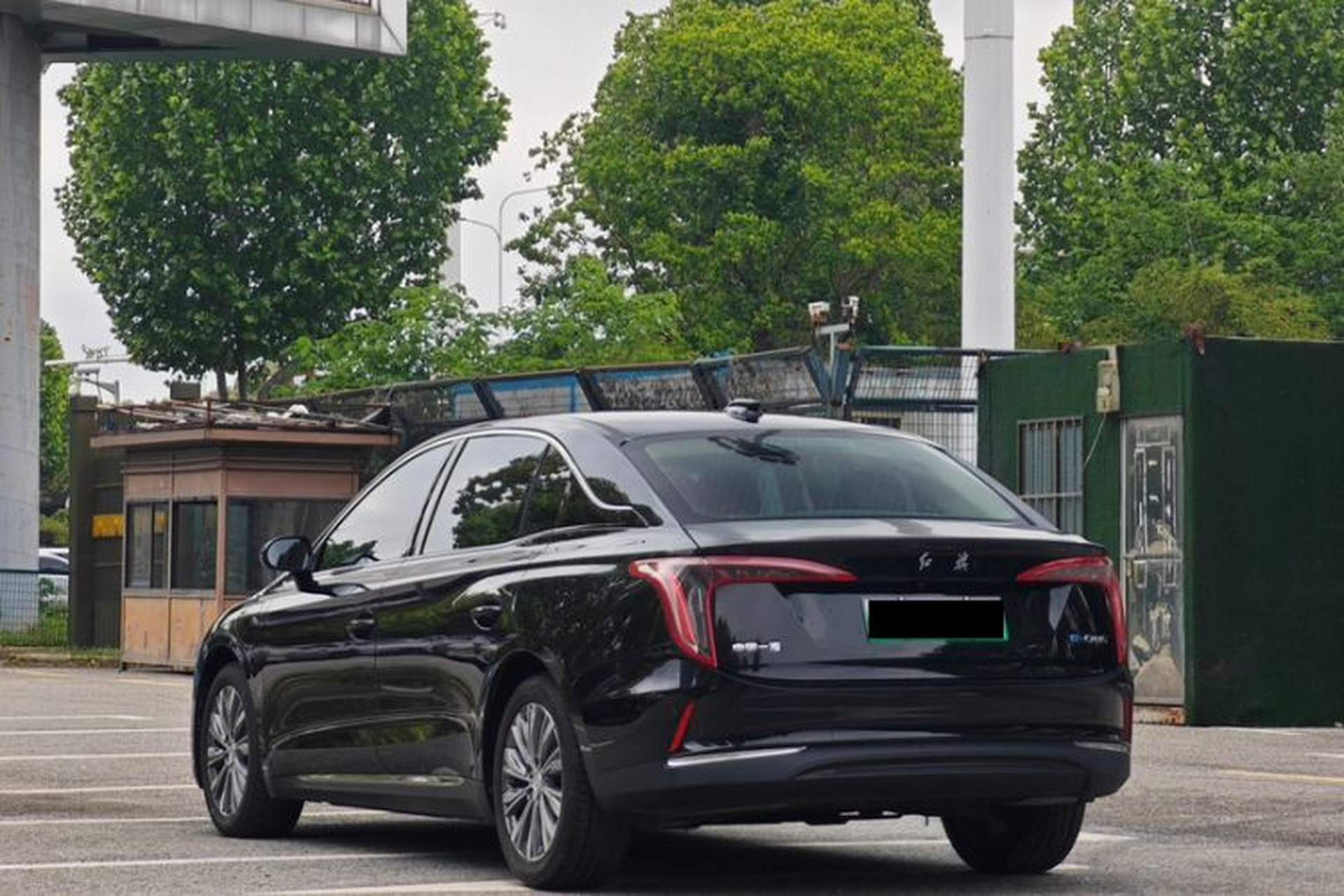Used Hongqi E-QM5 2022 431 km Charge & Enjoy Edition Exterior 8
