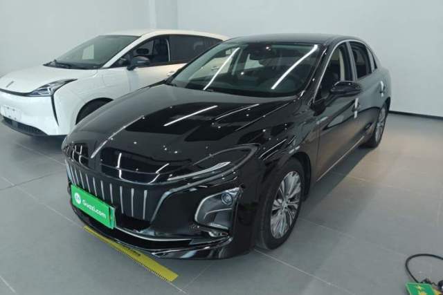 Used Hongqi E-QM5 2022 431 km Charge & Enjoy Edition