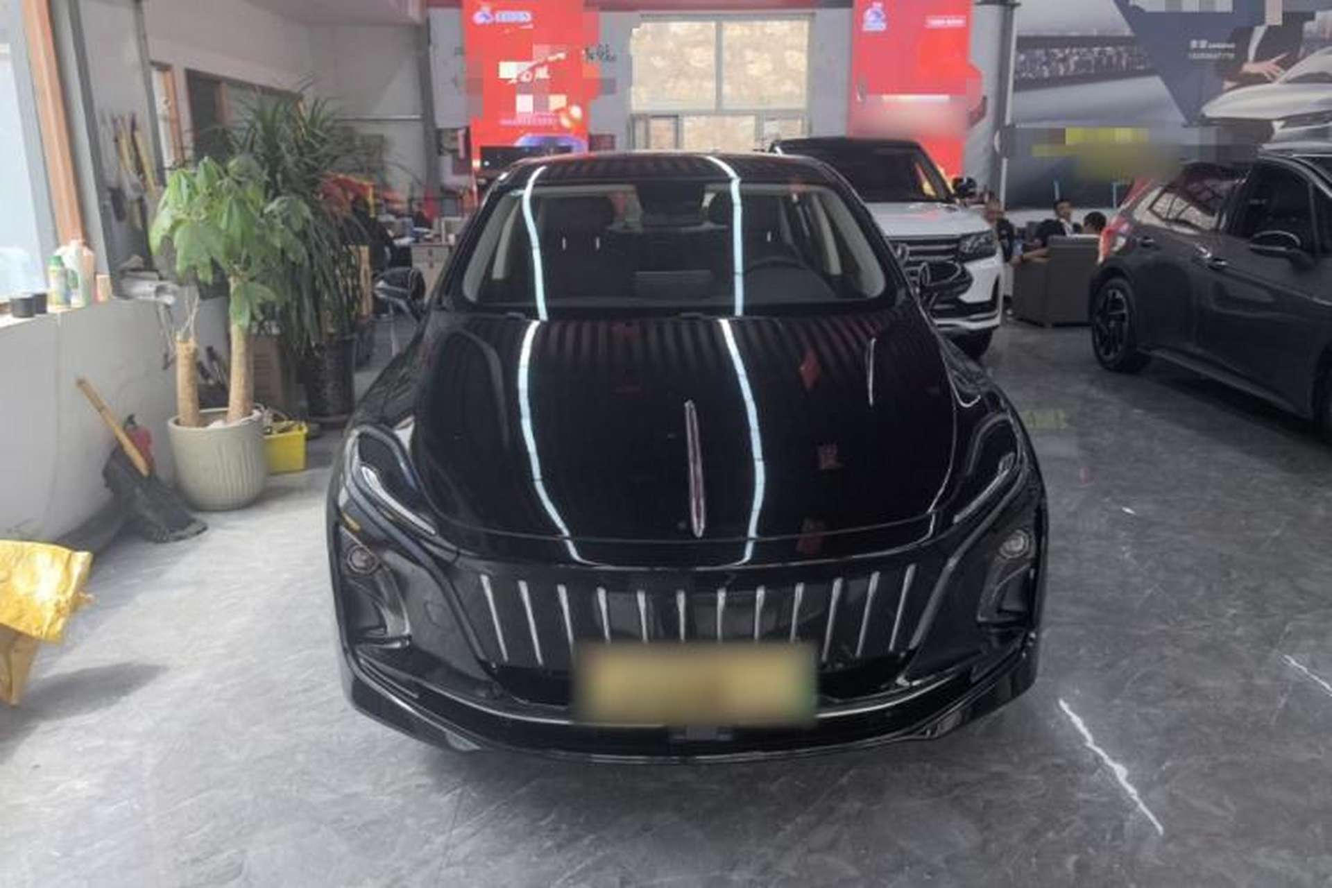 Used Hongqi E-QM5 2022 431 km Charge & Enjoy Edition Front
