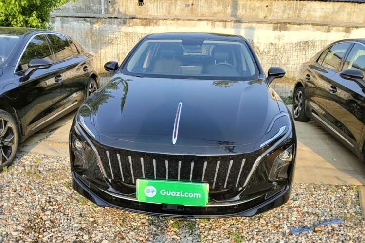 Used Hongqi E-QM5 2022 431 km Charge & Enjoy Edition Front