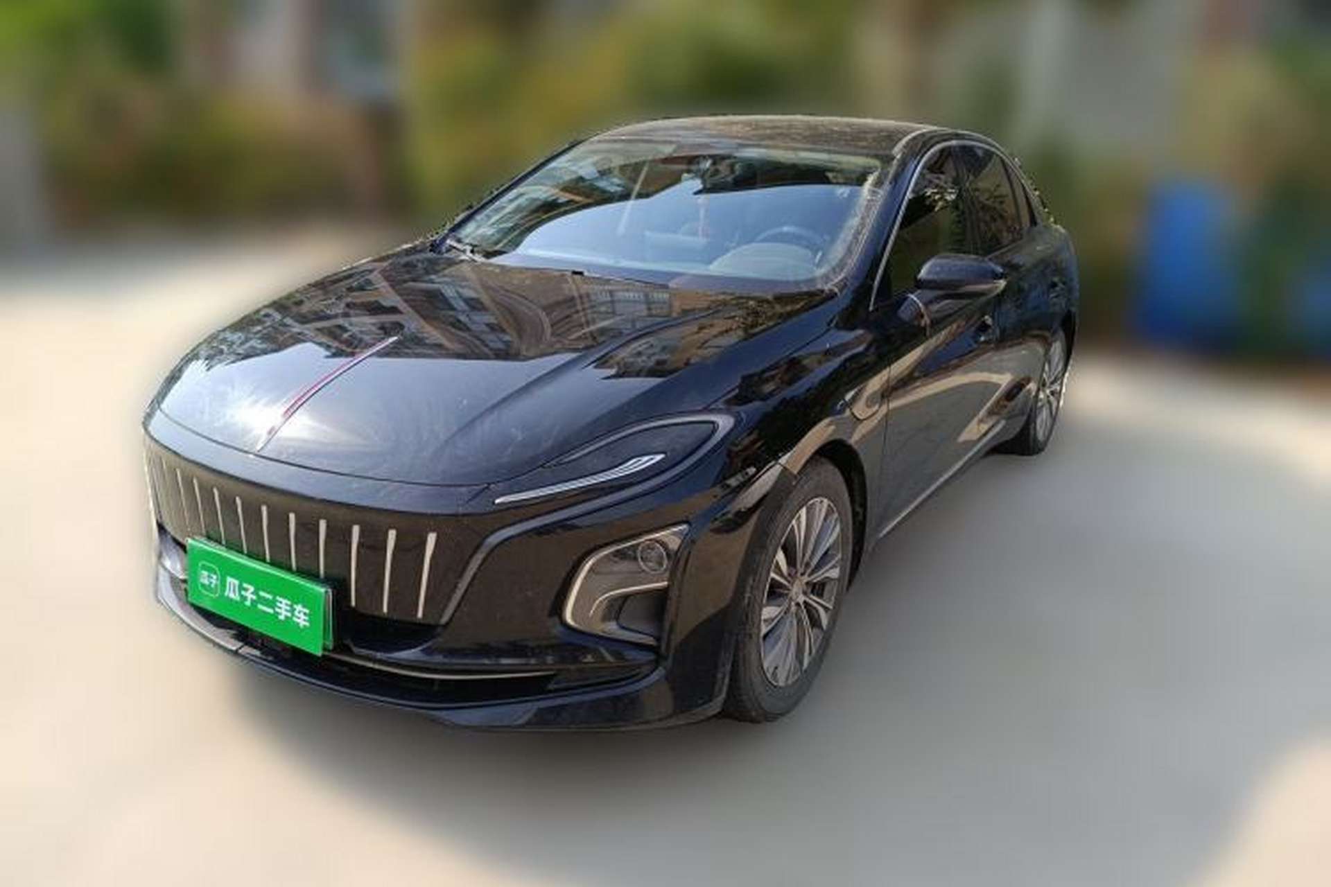 Used Hongqi E-QM5 2022 431 km Charge & Enjoy Edition Front Left 45 Deg